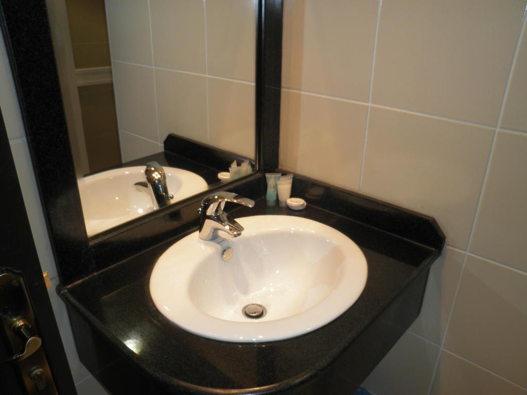 Marina Royal Hotel Suites Κουβέιτ Δωμάτιο φωτογραφία